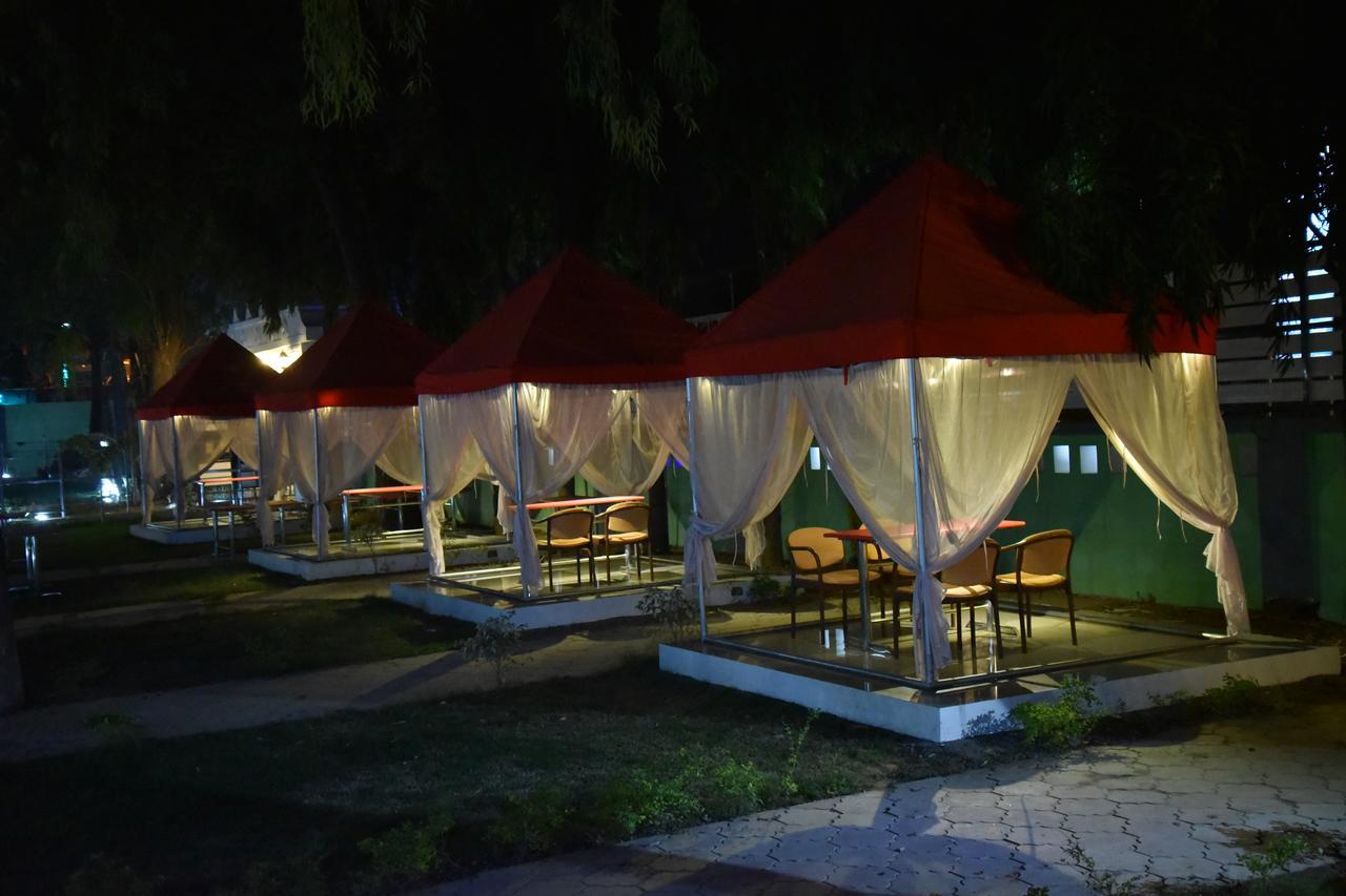 Gargee Gautam Vihar Resort Rádzsgír Kültér fotó